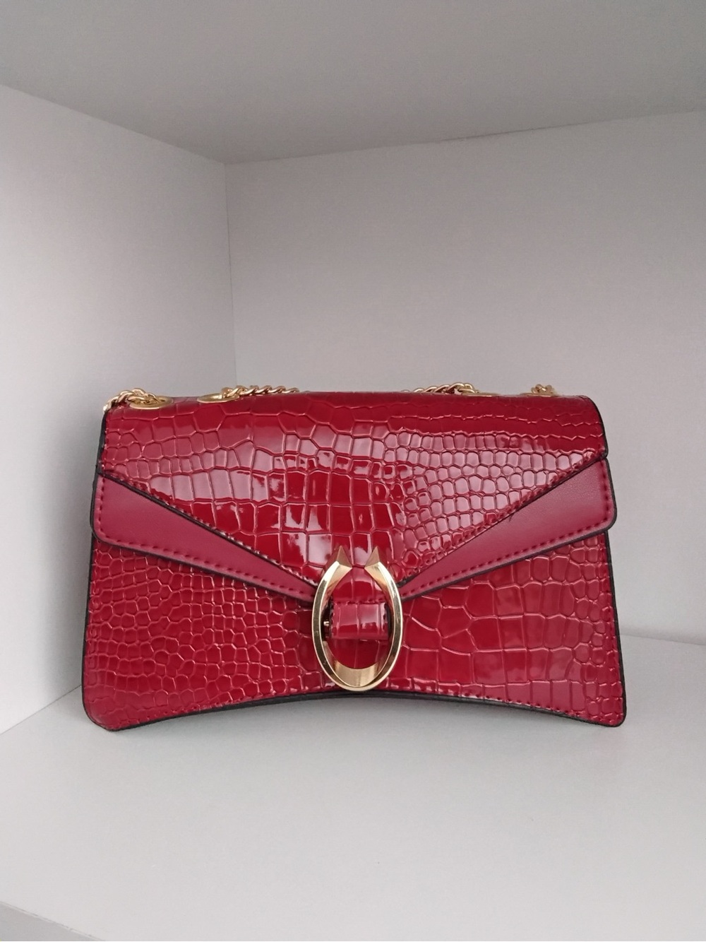 Red & Black Croc-Embossed Shoulder Bag with Gold Hardware
